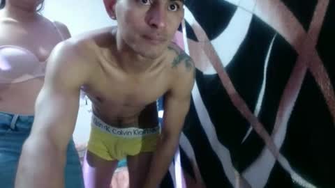 Snapshot of maria_and_angel17 chatting on December 28, 2:43 am Mara and ngel online show from December 28, 2:43 am