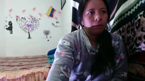 Snapshot of maria_and_angel17 chatting on January 20, 1:50 am Mara and ngel online show from January 20, 1:50 am