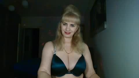 Snapshot of maria_anna_mmm chatting on June 13, 7:23 pm maria_anna_mmm online show from June 13, 7:23 pm