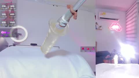 Snapshot of maria_jones__ chatting on December 16, 2:05 am maria_jones__ online show from December 16, 2:05 am