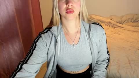 Itslablonde online show from November 16, 9:31 pm