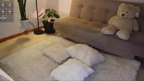 Snapshot of maria_petit chatting on November 5, 11:27 pm M. online show from November 5, 11:27 pm