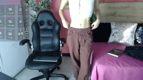 Snapshot of maria_turner1 chatting on April 15, 9:49 am maria_turner1 online show from April 15, 9:49 am