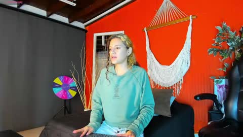 Snapshot of maria_turner1 chatting on May 7, 9:36 am maria_turner1 online show from May 7, 9:36 am