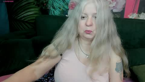 Snapshot of mariabelladonna chatting on May 15, 10:50 pm Maria online show from May 15, 10:50 pm