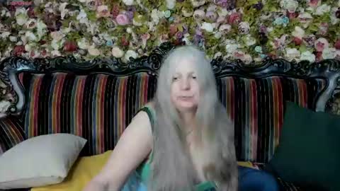 Snapshot of mariabelladonna chatting on June 10, 9:14 pm Maria online show from June 10, 9:14 pm