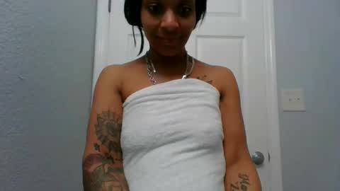 Snapshot of mariah255 chatting on March 28, 12:05 pm Mariah online show from March 28, 12:05 pm