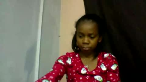 Snapshot of mariah642217 chatting on May 11, 12:00 pm mariah642217 online show from May 11, 12:00 pm