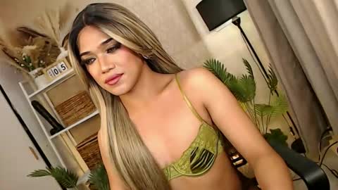 mariah_clara online show from January 6, 5:05 pm