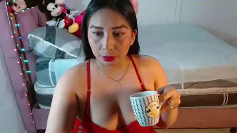 Snapshot of mariajose2015 chatting on October 15, 11:54 am Mariajose online show from October 15, 11:54 am