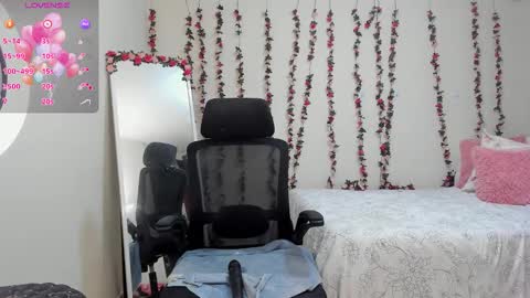 Snapshot of mariamcastillo chatting on November 24, 6:07 pm Mariam Castiblanco online show from November 24, 6:07 pm