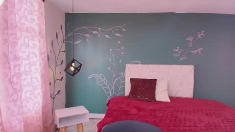 M A R I A N A online show from February 5, 7:53 pm