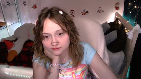 Snapshot of mariamilkis chatting on December 3, 1:30 am Maria online show from December 3, 1:30 am