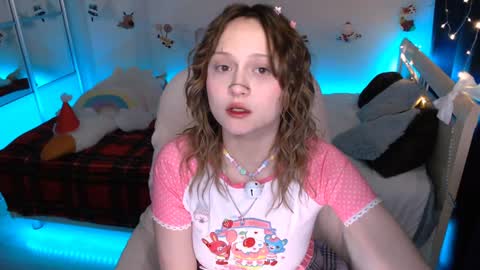 Snapshot of mariamilkis chatting on December 6, 1:51 am Maria online show from December 6, 1:51 am