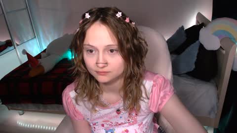 Snapshot of mariamilkis chatting on December 13, 2:10 am Maria online show from December 13, 2:10 am