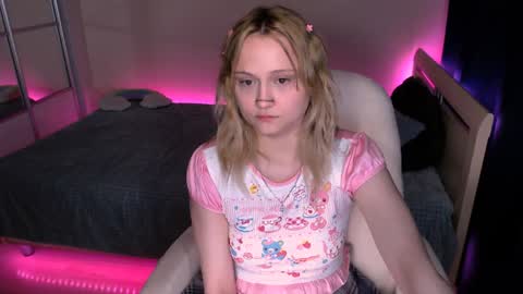 Snapshot of mariamilkis chatting on January 18, 1:19 am Maria online show from January 18, 1:19 am