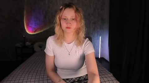 Snapshot of mariamilkis chatting on February 23, 4:35 pm Maria online show from February 23, 4:35 pm