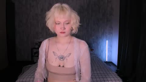 Snapshot of mariamilkis chatting on October 11, 1:05 am Maria online show from October 11, 1:05 am