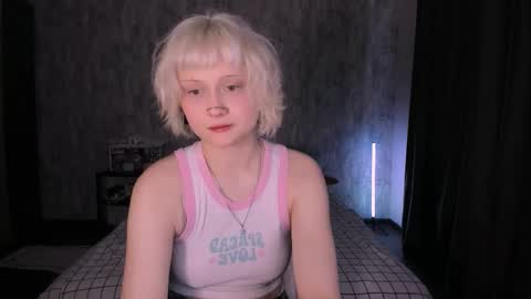 Snapshot of mariamilkis chatting on October 13, 5:29 am Maria online show from October 13, 5:29 am