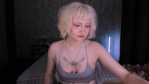 Snapshot of mariamilkis chatting on October 20, 2:12 am Maria online show from October 20, 2:12 am