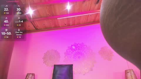 Marian Reynolds online show from October 31, 12:06 pm