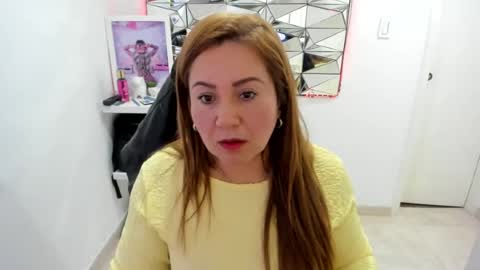 Snapshot of mariana01_m chatting on June 22, 12:57 pm mariana01_m online show from June 22, 12:57 pm