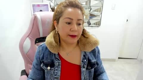 Snapshot of mariana01_m chatting on June 25, 11:48 am mariana01_m online show from June 25, 11:48 am