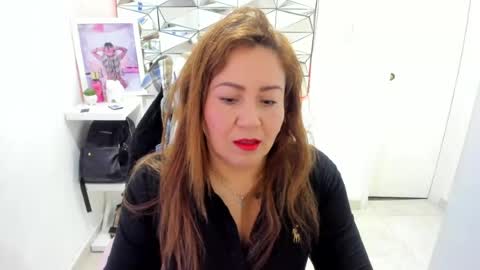 Snapshot of mariana01_m chatting on July 4, 12:22 pm mariana01_m online show from July 4, 12:22 pm