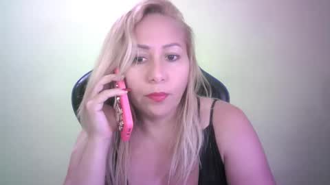 Snapshot of mariana995649 chatting on November 20, 2:06 pm mariana995649 online show from November 20, 2:06 pm