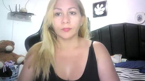 Snapshot of mariana995649 chatting on December 15, 10:14 pm mariana995649 online show from December 15, 10:14 pm