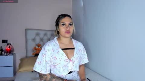 Mariana Roe online show from November 30, 5:17 pm