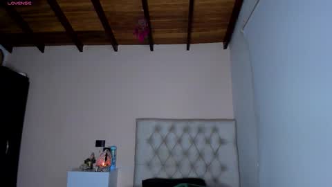 Mariana Roe online show from December 14, 10:42 am