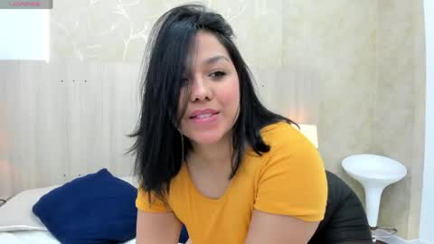 Snapshot of mariana_allen chatting on May 7, 7:52 pm Mariana Allen online show from May 7, 7:52 pm