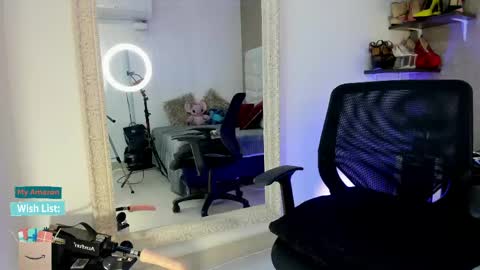 Mar y online show from April 28, 2:55 pm