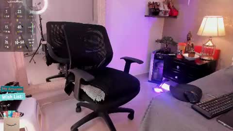 Snapshot of mariana_c chatting on June 27, 2:23 pm Mar y online show from June 27, 2:23 pm