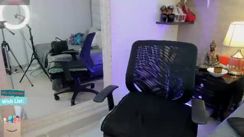 Snapshot of mariana_c chatting on June 30, 3:02 pm Mar y online show from June 30, 3:02 pm