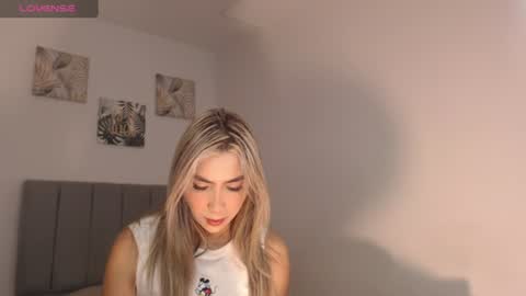 Mariana online show from June 12, 1:26 am