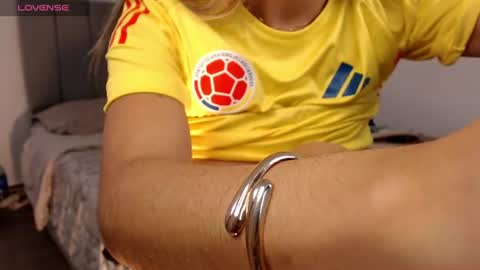 Snapshot of mariana_es chatting on June 27, 5:18 pm Mariana online show from June 27, 5:18 pm