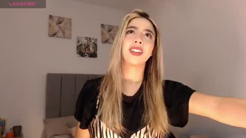 Snapshot of mariana_es chatting on July 14, 8:25 pm Mariana online show from July 14, 8:25 pm