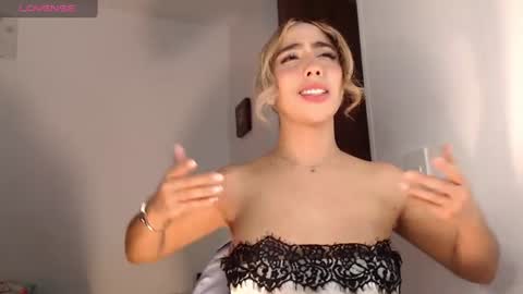 Snapshot of mariana_es chatting on July 20, 2:15 am Mariana online show from July 20, 2:15 am