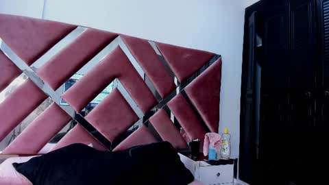 Snapshot of mariana_smiith chatting on July 18, 1:04 pm Mariana online show from July 18, 1:04 pm