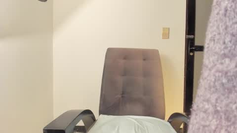 Mariana  online show from December 15, 2:10 pm