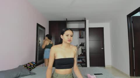 Snapshot of marianaandvalen chatting on May 12, 11:07 am MARIANA Y VALENTINA online show from May 12, 11:07 am