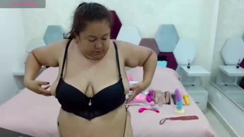 Snapshot of marianabbw_ chatting on January 12, 7:10 pm mariana online show from January 12, 7:10 pm