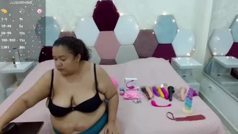 Snapshot of marianabbw_ chatting on February 23, 7:28 pm mariana online show from February 23, 7:28 pm