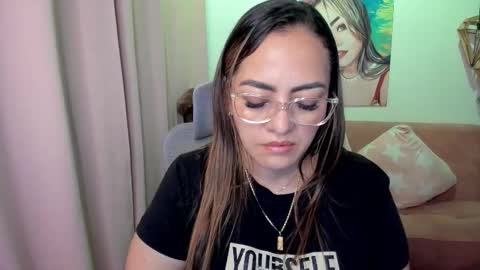 Snapshot of marianalopez81 chatting on November 23, 11:59 pm Mariana Lopez online show from November 23, 11:59 pm