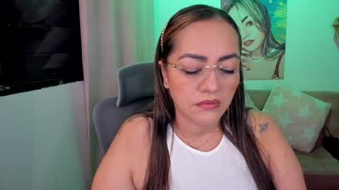 Mariana Lopez online show from February 14, 1:24 am