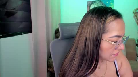 Mariana Lopez online show from February 17, 1:02 am