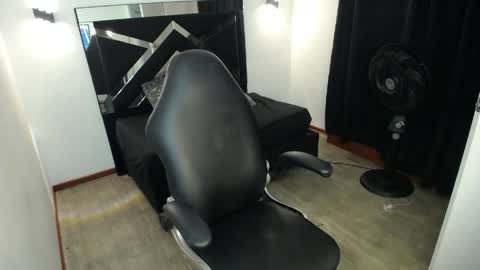 Snapshot of marianarojas_ chatting on May 15, 5:58 am Mariana online show from May 15, 5:58 am
