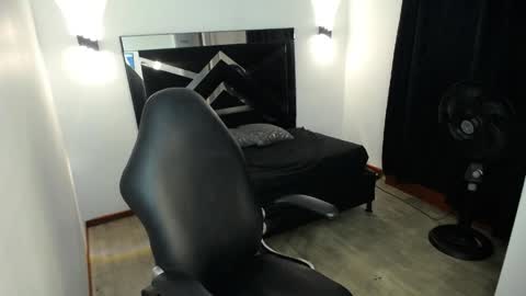Snapshot of marianarojas_ chatting on June 5, 5:58 am Mariana online show from June 5, 5:58 am